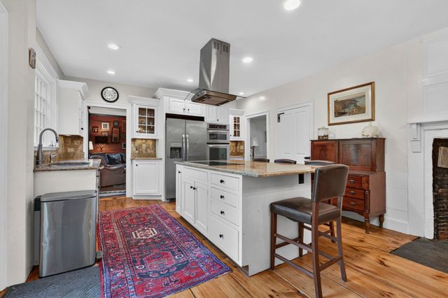27 Haverhill Road, Chester, NH 03036