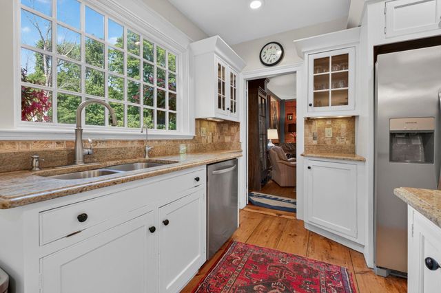 27 Haverhill Road, Chester, NH 03036