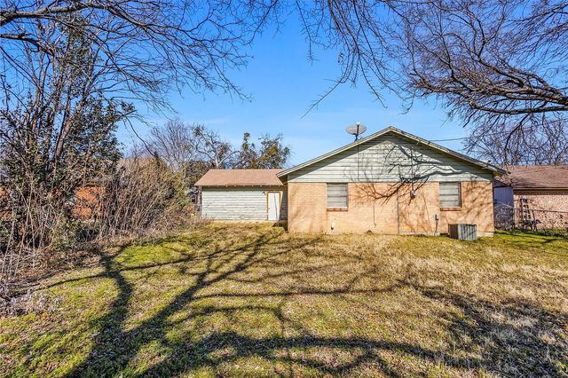 724 E Mustang Street, Crowley, TX 76036