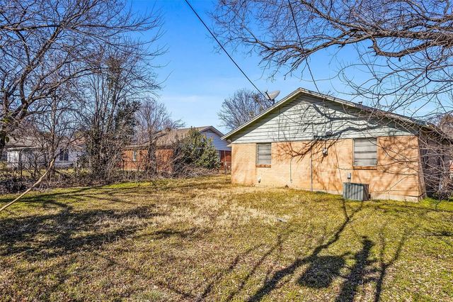 724 E Mustang Street, Crowley, TX 76036