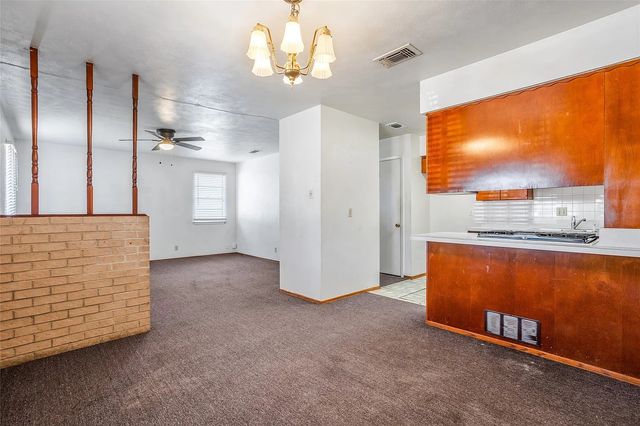 724 E Mustang Street, Crowley, TX 76036