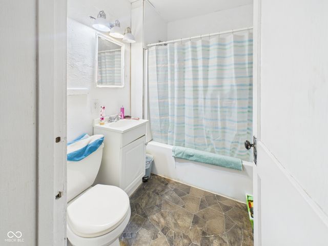 3004 Columbus Avenue, Anderson, IN 46016