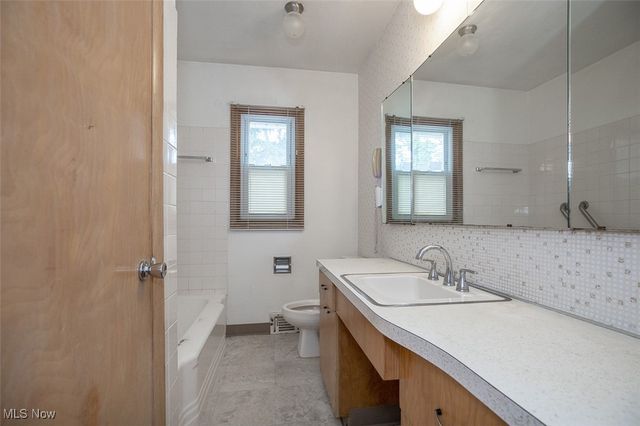 5301 Mardale Avenue, Bedford Heights, OH 44146