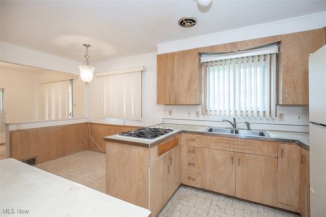 5301 Mardale Avenue, Bedford Heights, OH 44146