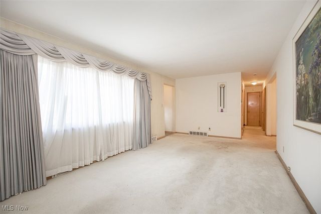 5301 Mardale Avenue, Bedford Heights, OH 44146