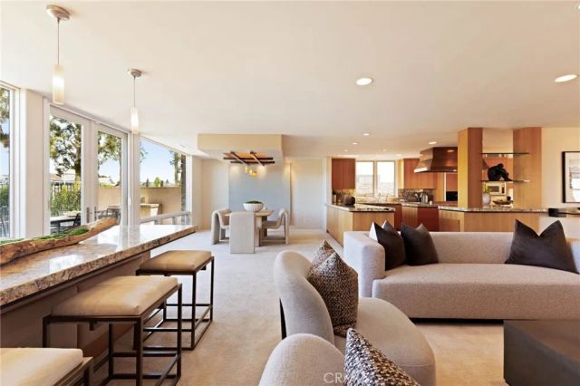 12 Harbor Island, Newport Beach, CA 92660