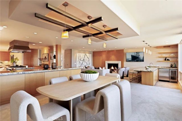 12 Harbor Island, Newport Beach, CA 92660
