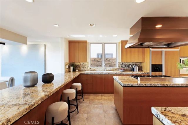 12 Harbor Island, Newport Beach, CA 92660