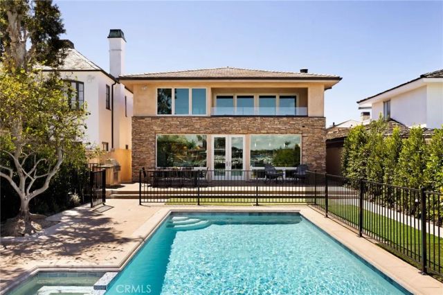 12 Harbor Island, Newport Beach, CA 92660
