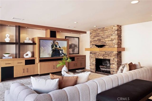 12 Harbor Island, Newport Beach, CA 92660