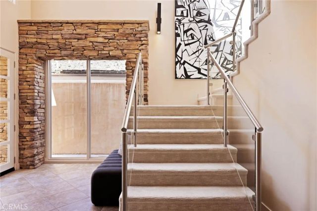 12 Harbor Island, Newport Beach, CA 92660