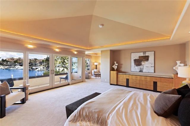 12 Harbor Island, Newport Beach, CA 92660