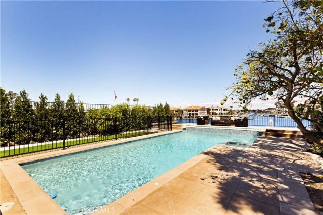 12 Harbor Island, Newport Beach, CA 92660