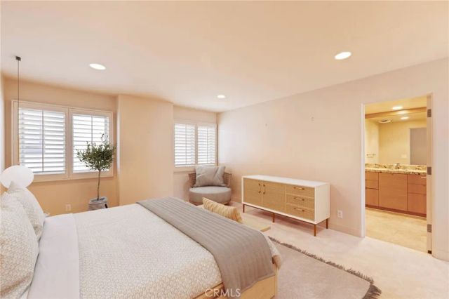 12 Harbor Island, Newport Beach, CA 92660