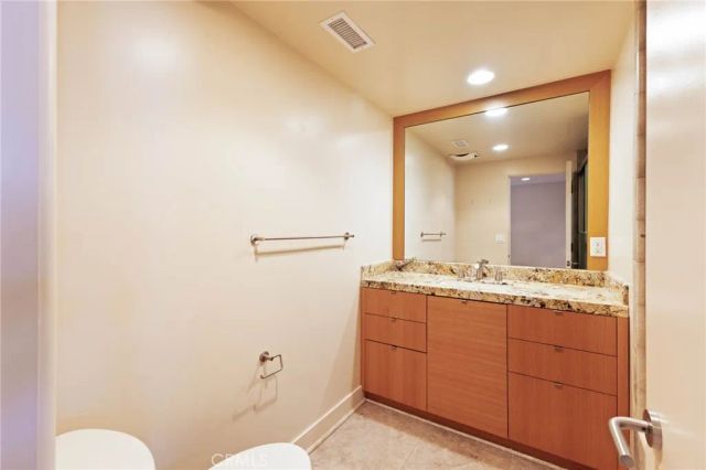 12 Harbor Island, Newport Beach, CA 92660