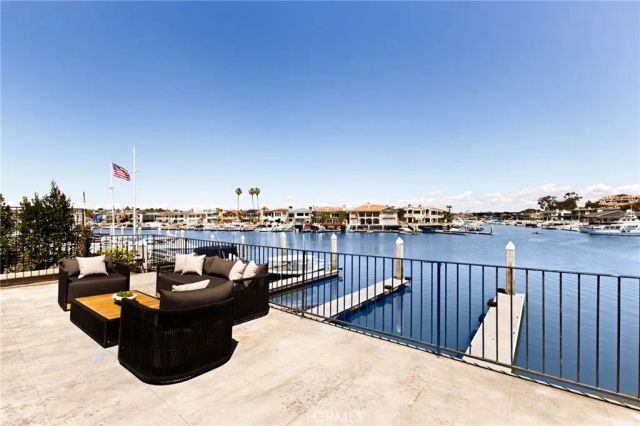 12 Harbor Island, Newport Beach, CA 92660
