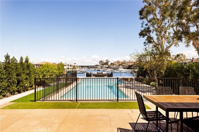 12 Harbor Island, Newport Beach, CA 92660