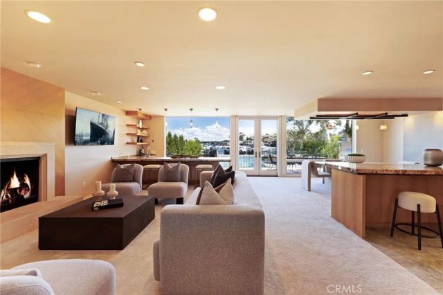 12 Harbor Island, Newport Beach, CA 92660