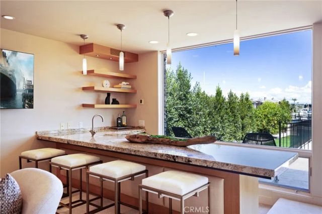 12 Harbor Island, Newport Beach, CA 92660