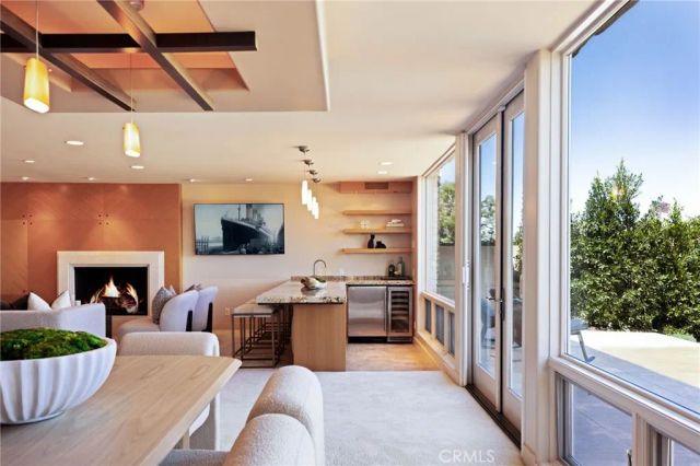 12 Harbor Island, Newport Beach, CA 92660