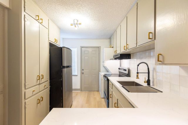 11603 Chimney Rock Road 4, Houston, TX 77035