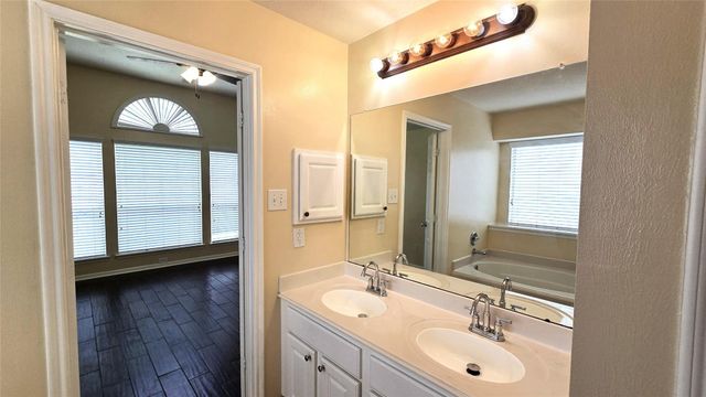 2014 Pinecreek Pass Lane, Katy, TX 77449