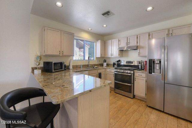 10407 N Fair Desert Drive, Oro Valley, AZ 85737