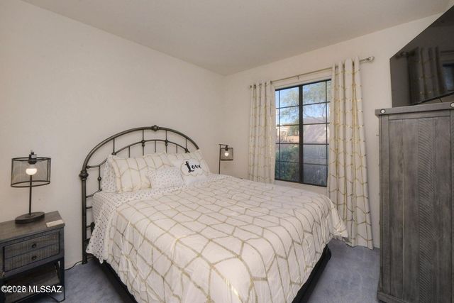 10407 N Fair Desert Drive, Oro Valley, AZ 85737