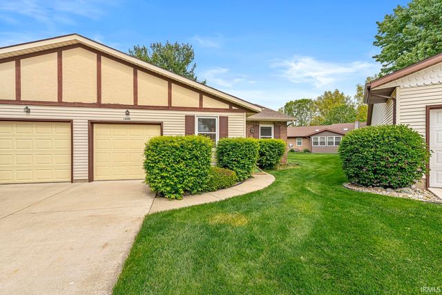 1840 Saint Michaels Court, South Bend, IN 46614