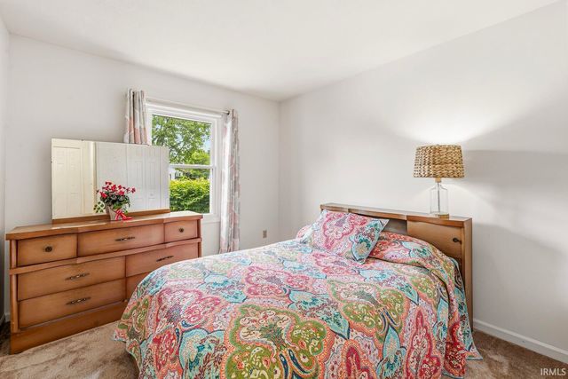 1840 Saint Michaels Court, South Bend, IN 46614