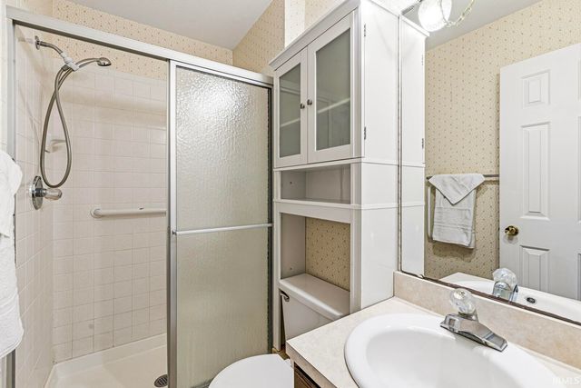 1840 Saint Michaels Court, South Bend, IN 46614