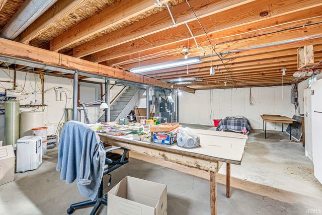1840 Saint Michaels Court, South Bend, IN 46614