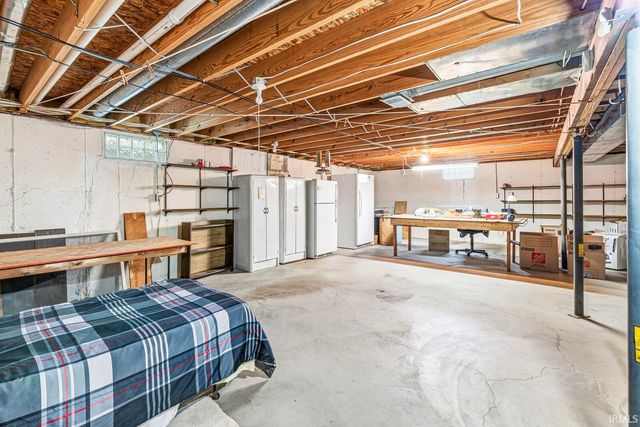 1840 Saint Michaels Court, South Bend, IN 46614