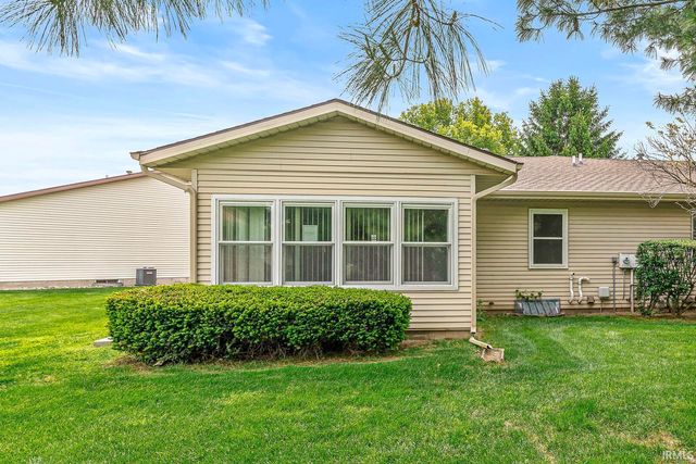1840 Saint Michaels Court, South Bend, IN 46614