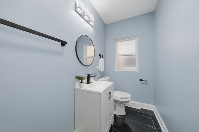 6601 S Francisco Avenue, Chicago, IL 60629