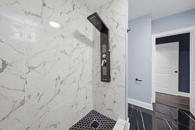 6601 S Francisco Avenue, Chicago, IL 60629