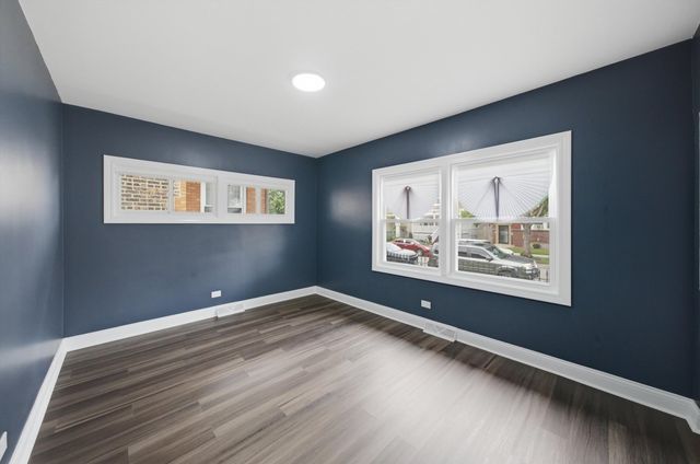 6601 S Francisco Avenue, Chicago, IL 60629