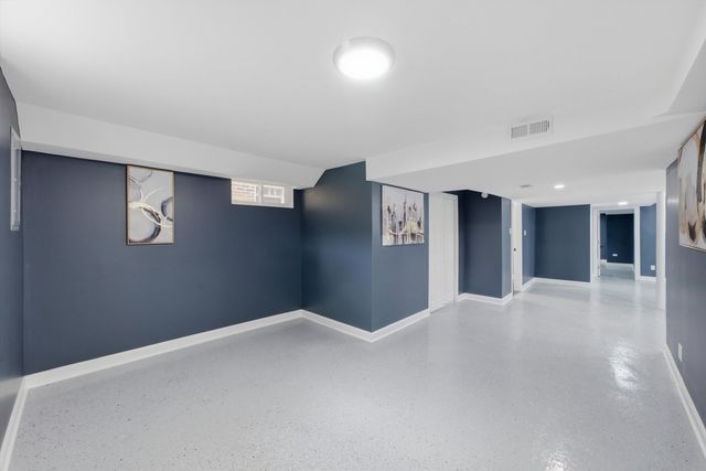 6601 S Francisco Avenue, Chicago, IL 60629