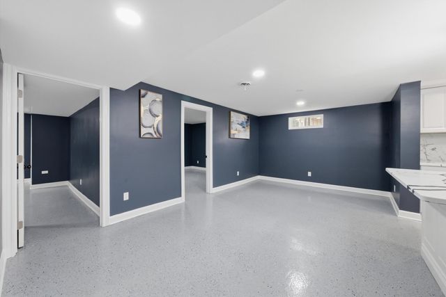 6601 S Francisco Avenue, Chicago, IL 60629