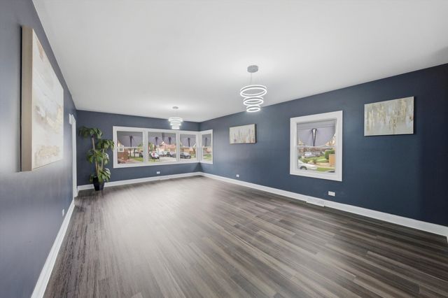 6601 S Francisco Avenue, Chicago, IL 60629