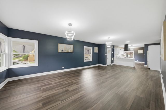 6601 S Francisco Avenue, Chicago, IL 60629