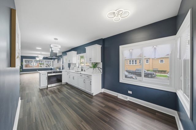 6601 S Francisco Avenue, Chicago, IL 60629
