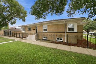 6601 S Francisco Avenue, Chicago, IL 60629