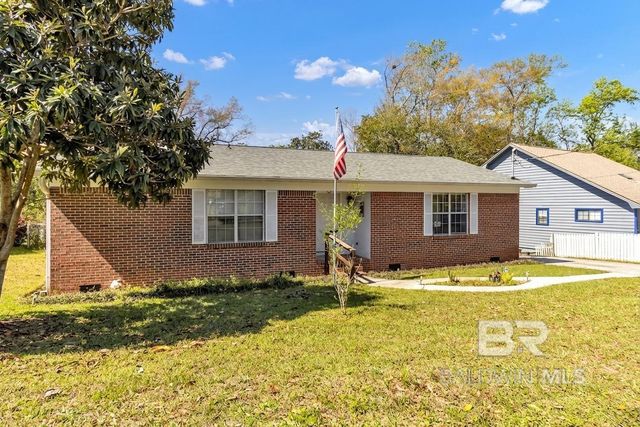 2067 Club House Drive, Lillian, AL 36549