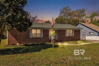 2067 Club House Drive, Lillian, AL 36549