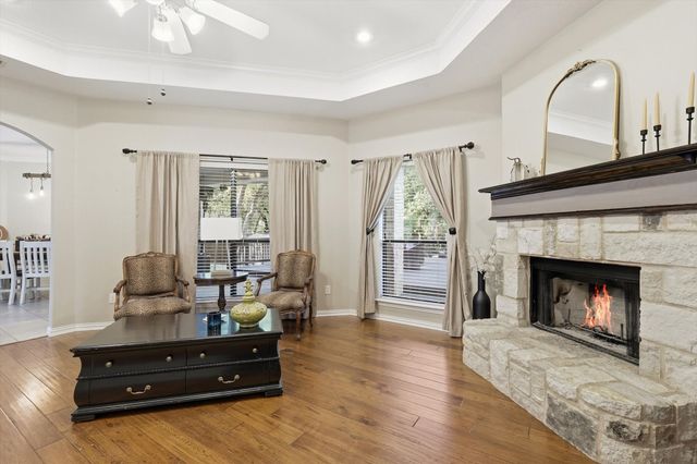 1805 Spinnaker Lane, Azle, TX 76020