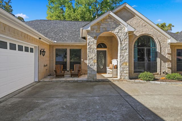 1805 Spinnaker Lane, Azle, TX 76020