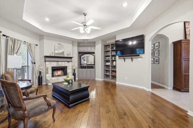 1805 Spinnaker Lane, Azle, TX 76020