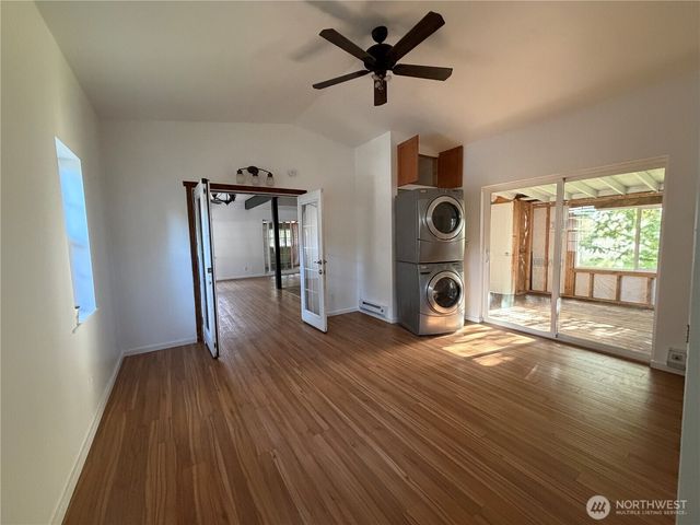 8595 Golden Valley Drive, Maple Falls, WA 98266