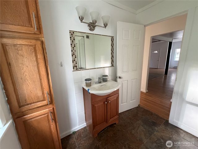 8595 Golden Valley Drive, Maple Falls, WA 98266